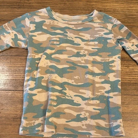 ☀️3 for $10☀️ Carter’s Camouflage Pajama Set - Picture 2 of 4